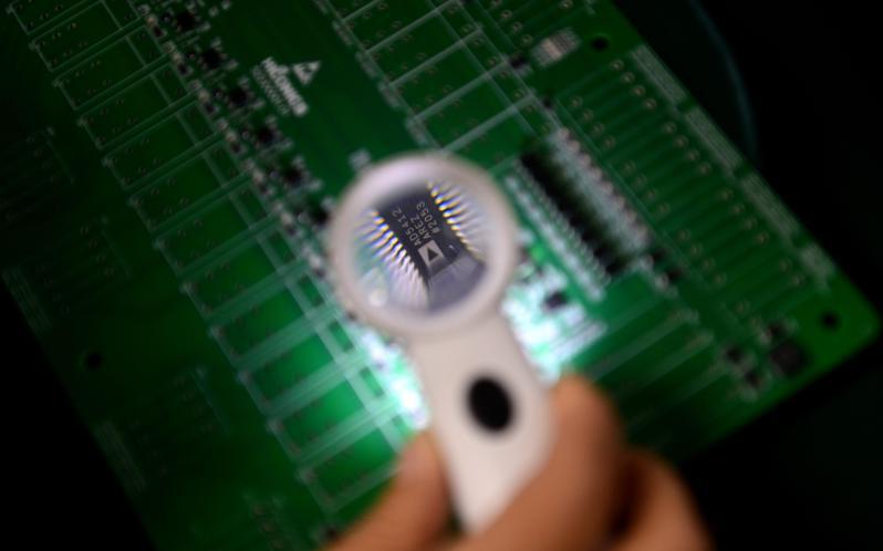 中國大陸去年進口晶片設備年增14%至近400億美元，創有紀錄以來的第二高。（新華社）