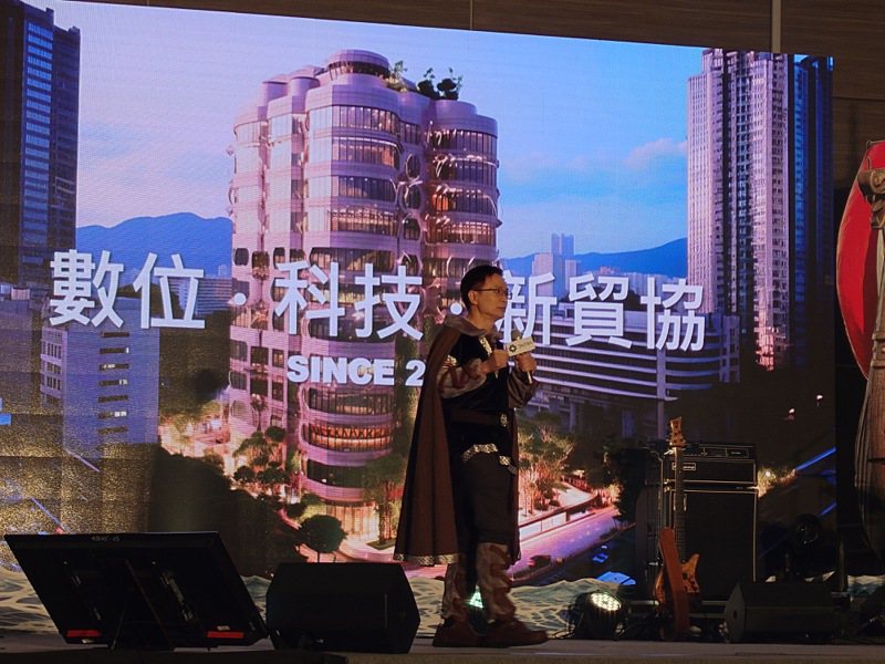 貿協董事長黃志芳宣布，貿協也要科技轉型，全新辦公室將在2月5日啟用。黃淑惠攝