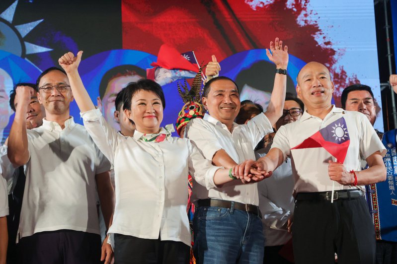 國民黨主席朱立倫（左一）、台中市長盧秀燕（左二）以及高雄市前市長韓國瑜（右一）。本報資料照片