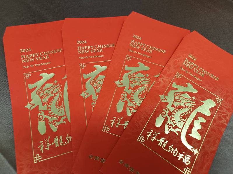春節到，台南市區多處廟宇都推出系列活動並發送紅包。記者鄭惠仁／攝影