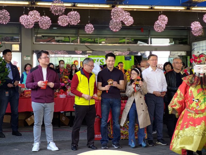 台北市長蔣萬安今天上午出席光華商場開工團拜。記者林麗玉／攝影