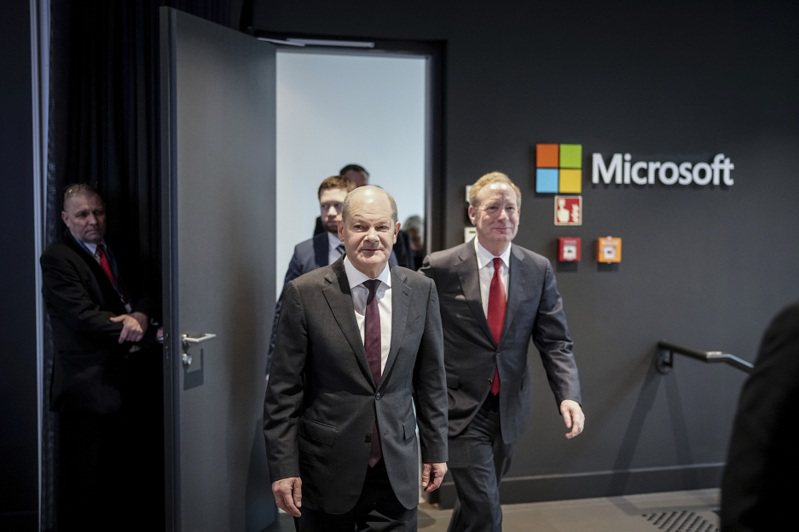 德国总理萧兹乐见微软将投资德国。美联社(photo:UDN)
