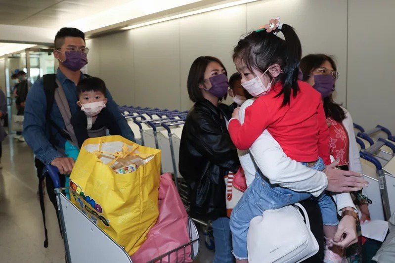 台灣組團社年代旅遊（美加國際旅行社）發生上百名旅客於富國島遭丟包，引發爭議。本報資料照