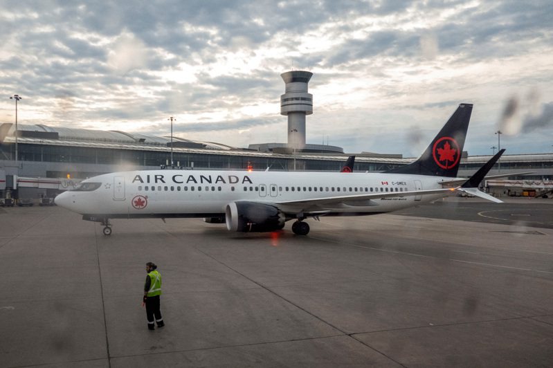 加拿大航空的聊天機器人誤導乘客購票，事後拒絕退款。路透