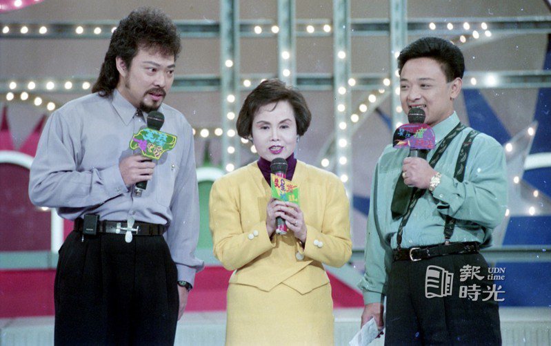中視「笑星撞地球」，左起為張菲、紀露霞、小亮哥。圖／聯合報系資料照(1992/11/11  王宏光攝影)