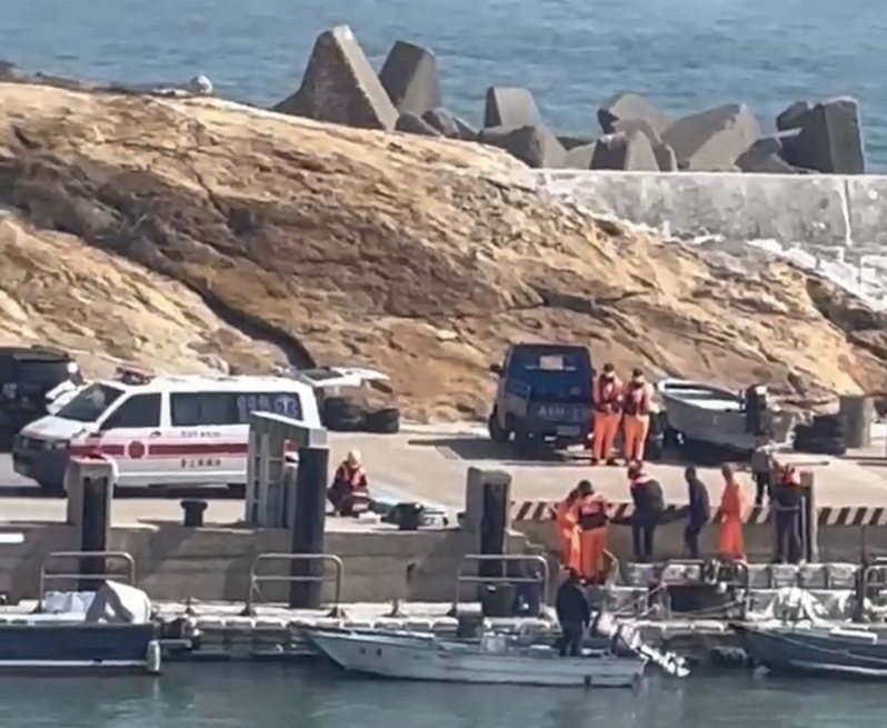 1艘大陸漁船日前因躲避海巡查緝翻覆釀2死，引發兩岸關係緊張。圖／民眾提供