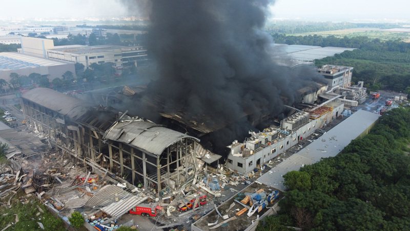 明揚屏東廠去年9月22日大火，釀十死百餘人傷。本報資料照片