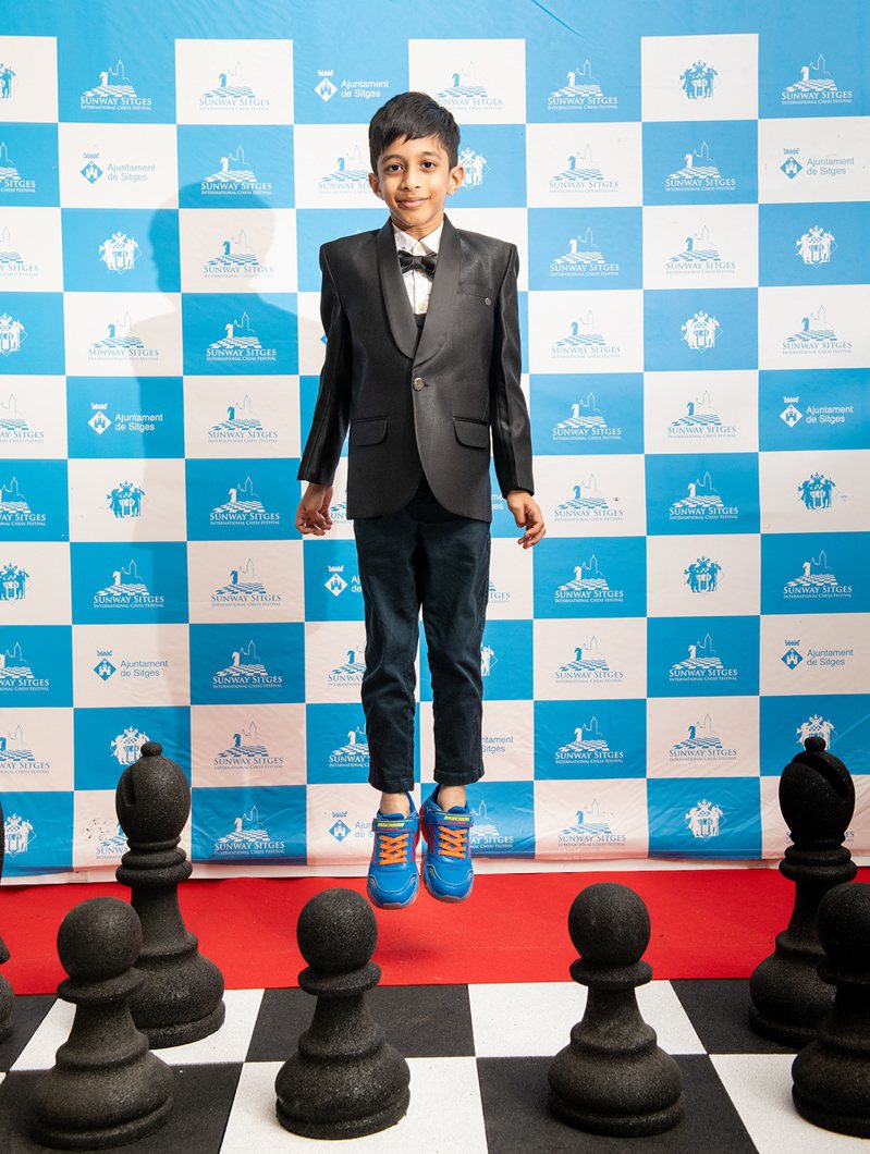 8歲男童考席克日前在瑞士舉行的布格多夫公開賽中擊敗波蘭棋手斯托帕，成為擊敗古典西洋棋特級大師的最年輕棋手。圖／擷自X平台