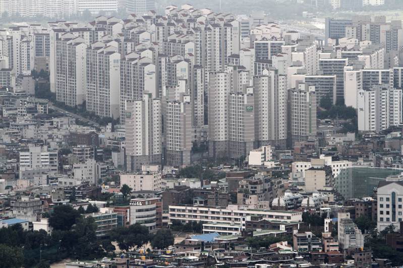 韓國隨著單身族人口節節攀升，首都首爾研擬增加地鐵及鬧區附近等特定地段的共生住宅，提供單人戶更低廉的租房選擇。聯合報系資料照