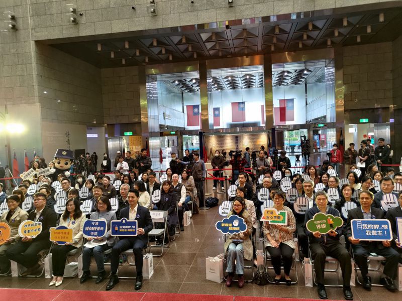 台北市長蔣萬安今天出席「台北新界線、要尊重、敢拒絕」行動記者會。記者林麗玉／攝影