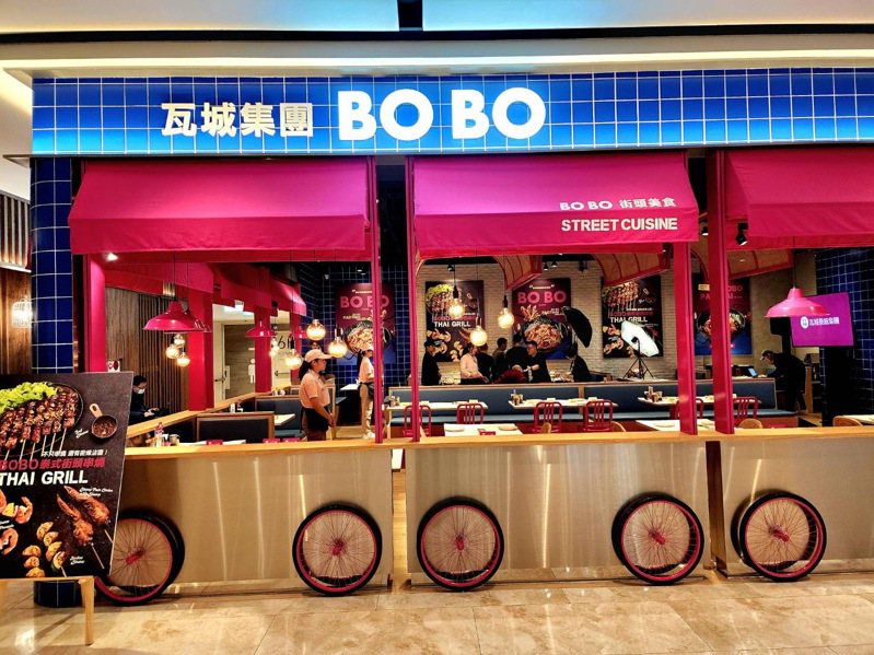 瓦城旗下第九個品牌，主打泰式炒河粉的「BOBO」插旗宏匯廣場。記者林海／攝影