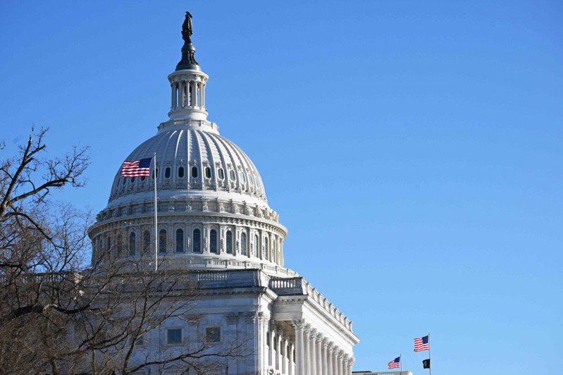 美國眾院13日表決通過禁用TikTok法案。法新社