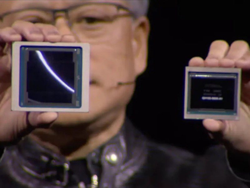 輝達GTC大會黃仁勳發表新Blackwell晶片(左)，右邊其前身H100。（取自Nvidia網站）