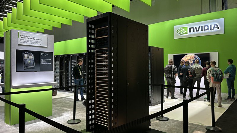 AI界盛事輝達（NVIDIA）年度GTC大會在加州聖荷西舉行，輝達展區內，採用台積電N4P製程代工的Blackwell B200晶片架構產品亮相。中央社