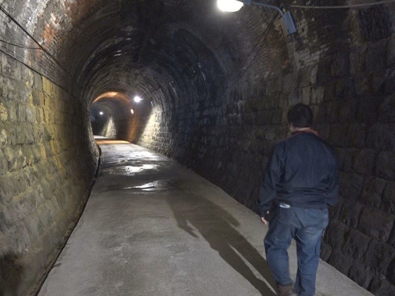 新北市瑞芳區龍鎮里「瑞芳一號隧道」，隧道全長不到兩百公尺，走過百年歷史，歡迎遊客可以到里內來走走。圖／觀天下有線電視提供
