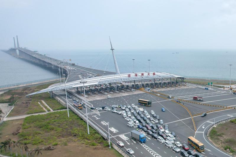港珠澳大橋如今已成為連接粵港澳的重要通道。（中新社）