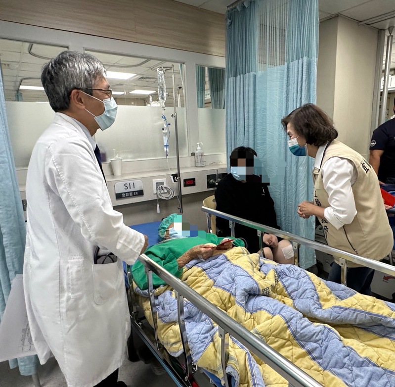 宜蘭有68人因強震造成受傷，縣長林姿妙晚間前往各醫院探視慰問傷者。圖／縣府提供