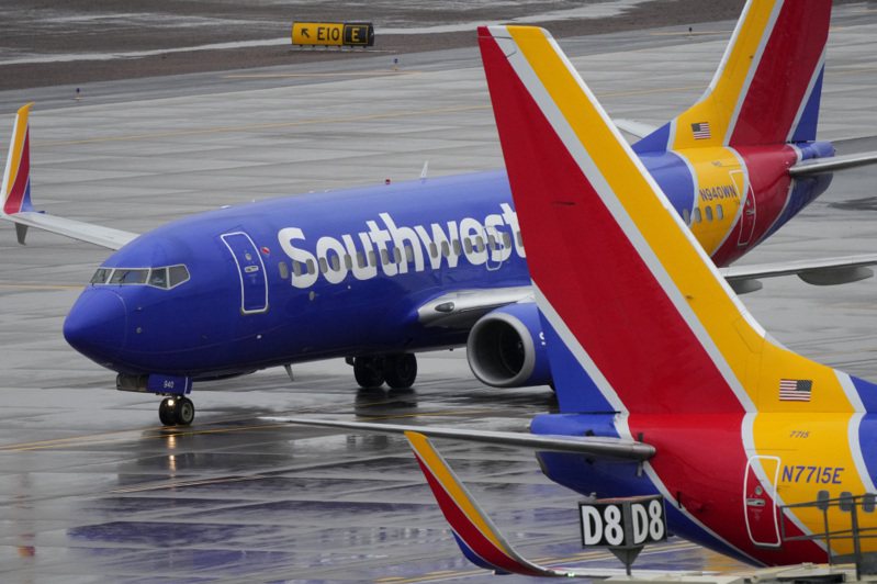 西南航空一架航班3日從美國路易斯安那州紐奧良飛往佛州奧蘭多，途中遭遇亂流緊急降落佛州坦帕機場。圖非事發航班。美聯社