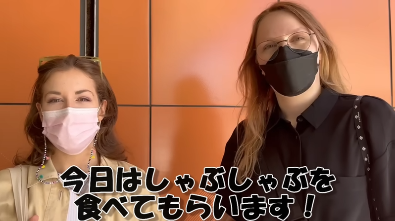 兩名分別出身德國和挪威的女性預定在日本住一年，大讚日本很多地方在歐洲看不到。圖擷自YouTube
