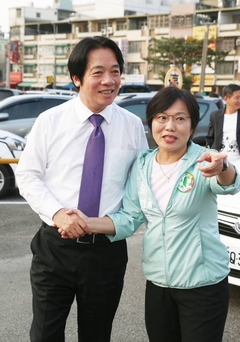 民進黨前立委劉世芳（右）在2020年尋求連任，總統當選人賴清德（左）親自到高雄幫忙拉票。本報資料照片