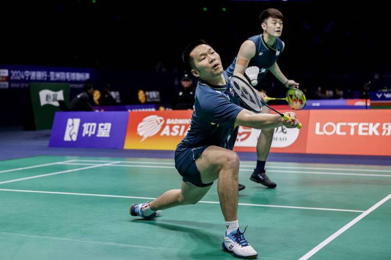 王齊麟（後）和李洋亞錦賽首晉級8強。圖／Badminton Photo提供