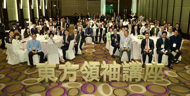 東方領袖講座許多知名的企業家及二代都來聆聽「動盪的時代、台灣企業的挑戰」專題演講。攝影/陳正興