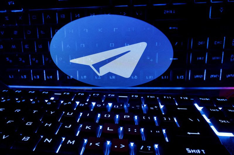 最受歡迎社群媒體平台之一的「紙飛機」創辦人杜羅夫16日揭露，美國政府機關曾秘密接觸自己的員工，可能想要安裝「後門」，以便可能監控用戶。資料照片。路透