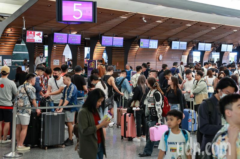 Skytrax公布2024年最佳百大機場評選結果，桃園國際機場在年旅客3,000萬至4,000萬區間最佳機場獲得全球第9名。記者黃仲明／攝影