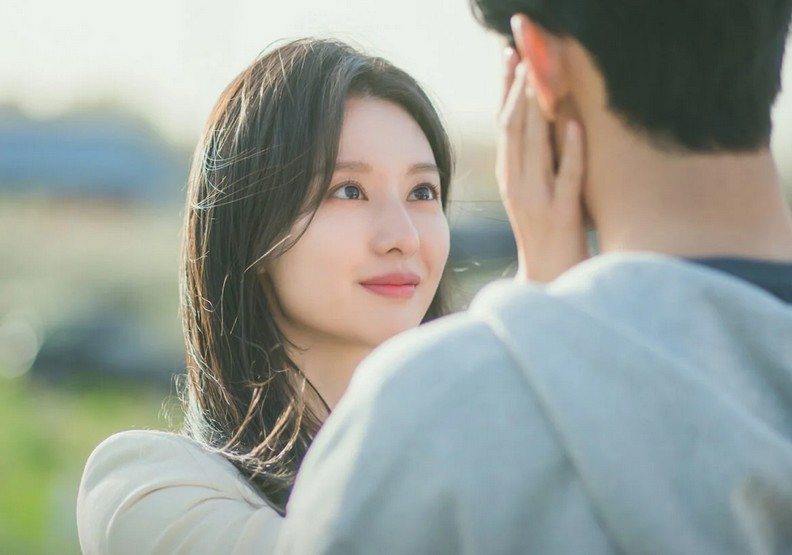 《泪之女王》传递许多深刻的爱情故事。tvN