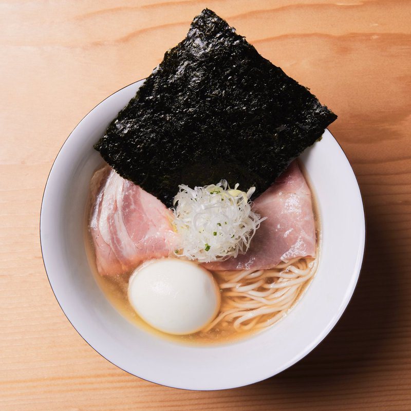 位於東京的「麵屋 紀茂登」推出一碗要價3500日圓的高檔拉麵。圖擷自麵屋 紀茂登X
