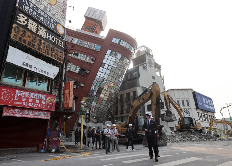 0403花蓮地震導致天王星大樓坍塌傾斜，現已拆除完畢。圖／聯合報系資料照片