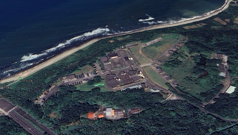 天弓三型飞弹系统进驻淡水新市镇所在临海际营区。图／取自Google Earth
