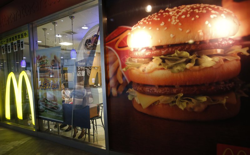 道瓊社報導，麥當勞計劃2028年底在大陸分店數增加近一倍，達到10,000家以上。美聯社
