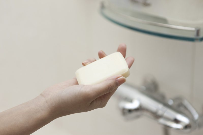 日本網友過去曾爭論肥皂的保存期限。圖／Ingimage