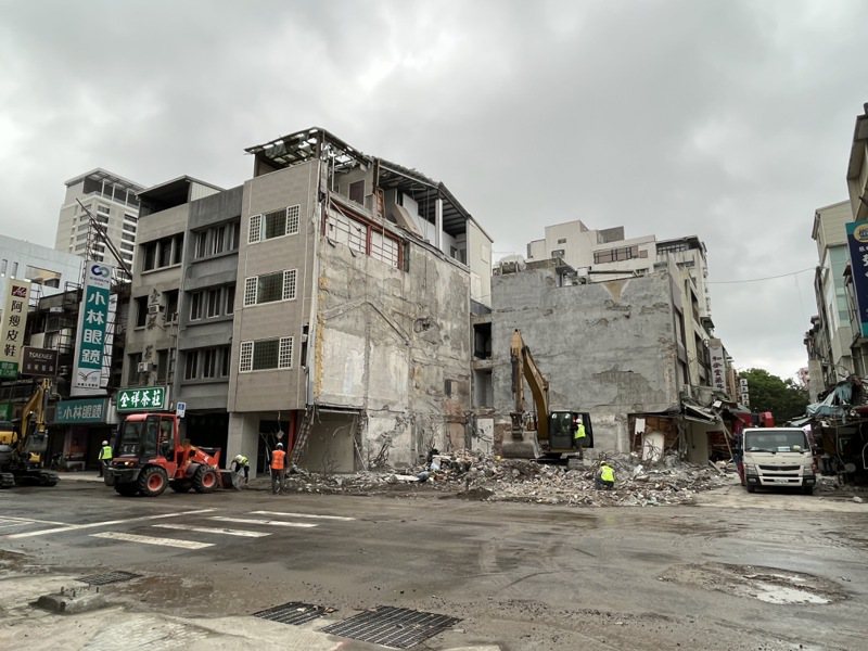 花蓮富凱飯店被23日餘震震倒，經過8天拆除，已被夷為平地。記者王燕華／攝影