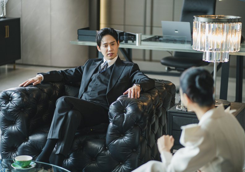 尹殷盛在《泪之女王》中让观众恨得牙痒痒，证明这个角色非常成功。tvN