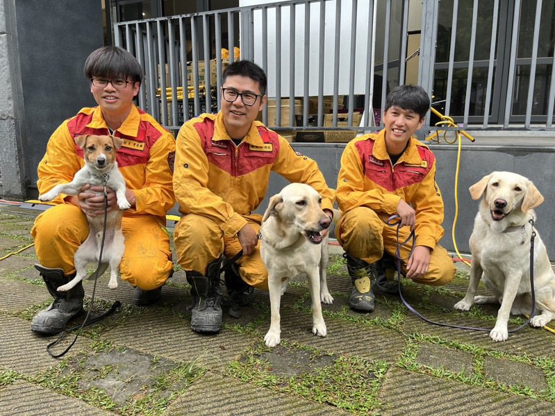 花蓮消防局搜救犬隊，成軍3年第一次出任務，表現亮眼，搜救告一段落後，最近打包準備搬到新落成的特搜基地。圖／本報資料照片