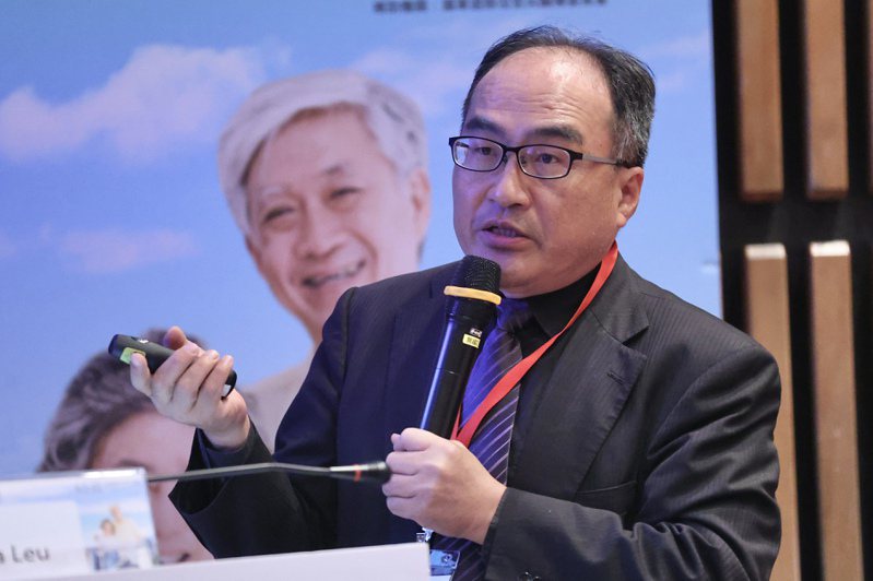 台湾新加坡健康长寿高峰论坛第二天，数发部数位产业发展署长吕正华出席发表演讲。记者林伯东／摄影