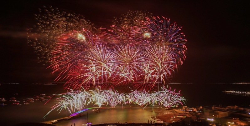 2024澎湖国际海上花火节昨晚于观音亭休闲园区盛大开幕。图／澎湖县政府提供