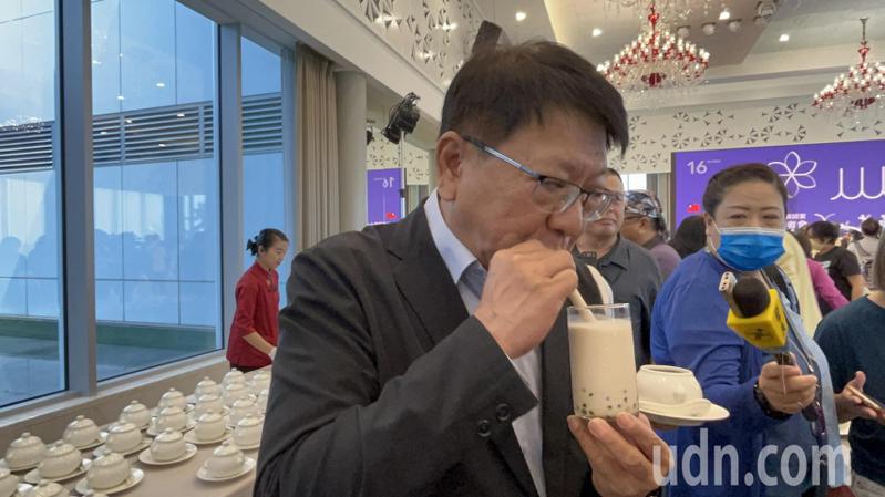 準總統府祕書長潘孟安說，國宴飯後甜點是揚名國際的珍珠奶茶，但賴清德沒有指定要全糖。記者吳淑玲／攝影