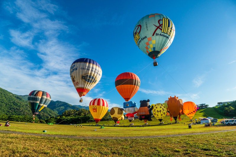台湾国际热气球嘉年华是台湾暑期最大观光盛事之一。图／台东县政府提供