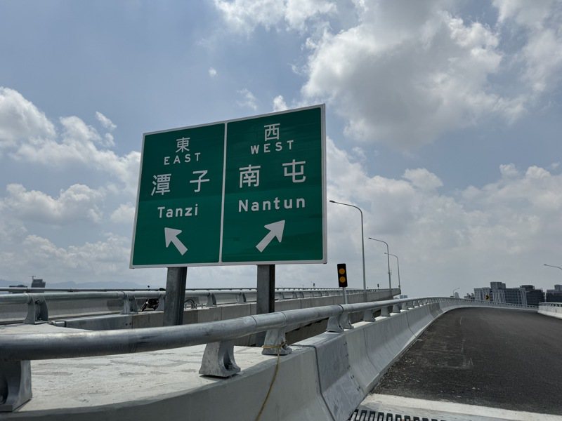 「国道一号、台74线交流道工程」将于下周一通车。记者刘柏均／摄影