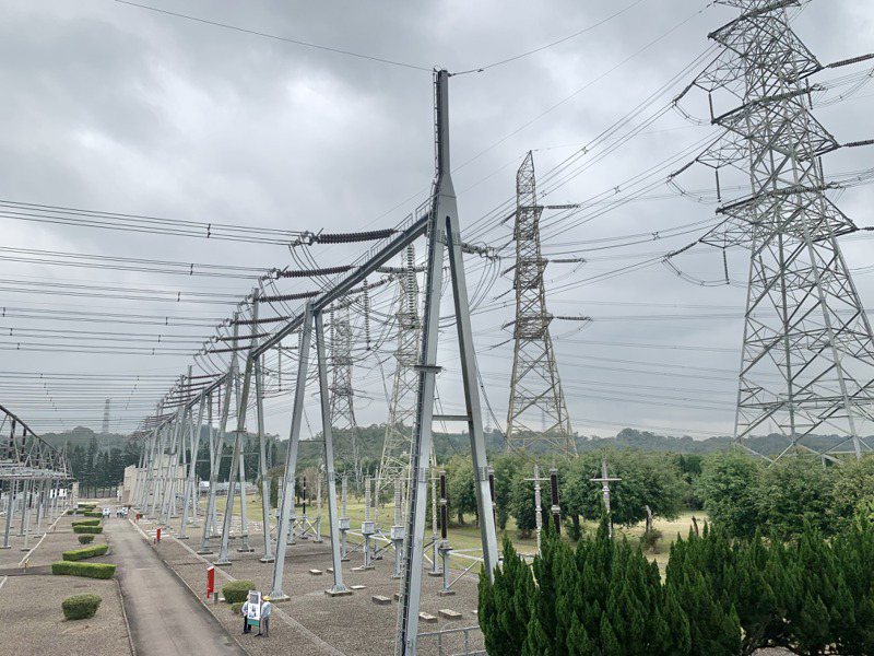 台電計畫在寶山鄉興建超高壓變電所，穩定供應竹科用電。圖為峨眉超高壓變電所。圖／報系資料照