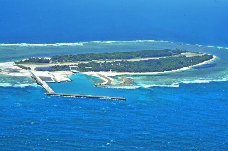 立法院外交及國防委員會將考察太平島，已有廿名國民黨與民眾黨立委報名參加。圖／漁業署提供