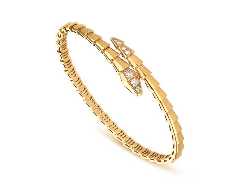 BULGARI Serpenti Viper系列黄K金镶钻单圈手环。图／宝格丽提供