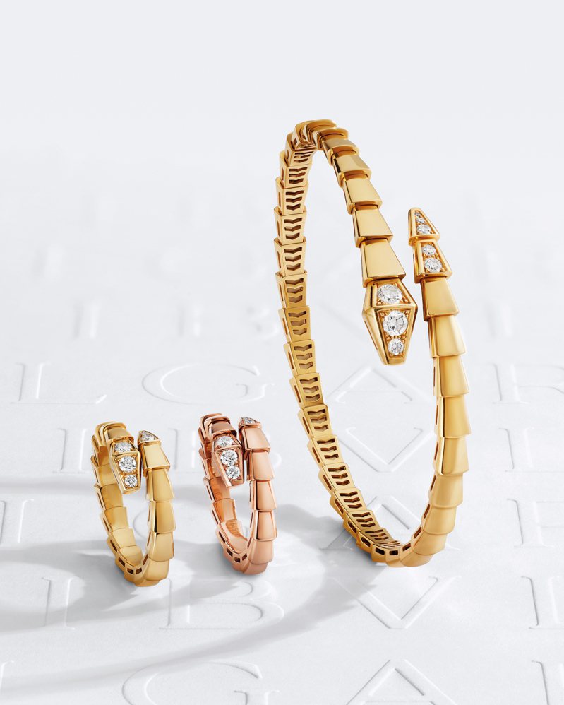 （由左至右）BULGARI Serpenti Viper系列黄K金镶钻单圈戒指、玫瑰金镶钻单圈戒指、黄K金镶钻单圈手环。图／宝格丽提供