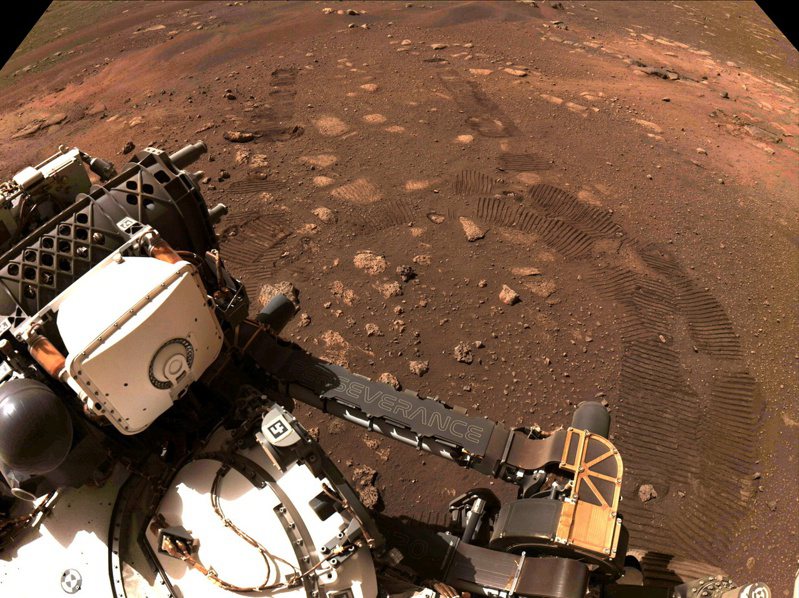 火星探测器「毅力号」成功在火星上进行首次试驾，操控者就是严正的团队。(路透)(photo:UDN)