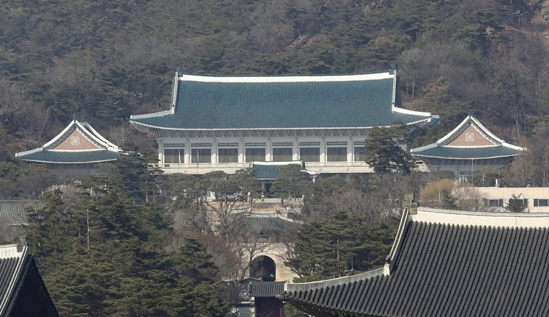 逾30万南韩民众连署请愿，总统办公室搬离青瓦台。图为青瓦台。（美联社）(photo:UDN)