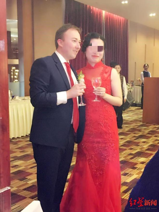 布朗和陈诚（音译）的婚礼照。（取材自红星新闻）(photo:UDN)