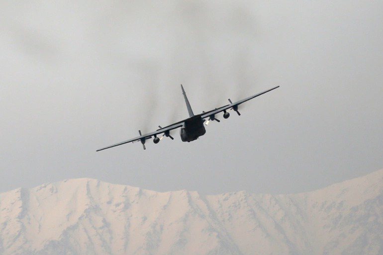 乌兹别克空军昨晚将一架阿富汗军用喷射机击落；乌兹别克表示，这架阿富汗军机企图非法闯入该国领空。(路透)(photo:UDN)